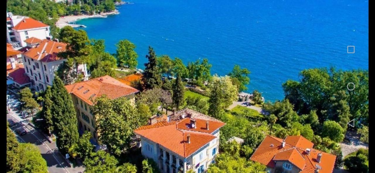 Studio Apartman Villa Gianna Lovran Bagian luar foto